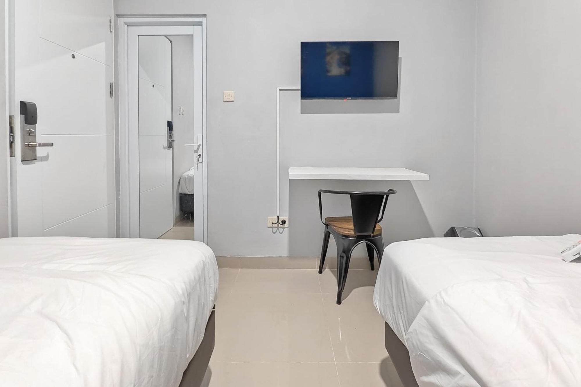 Urbanview Green Lake Sunter Residence Джакарта Экстерьер фото