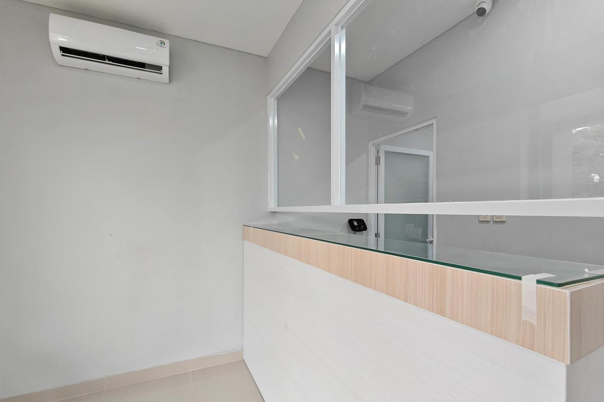 Urbanview Green Lake Sunter Residence Джакарта Экстерьер фото