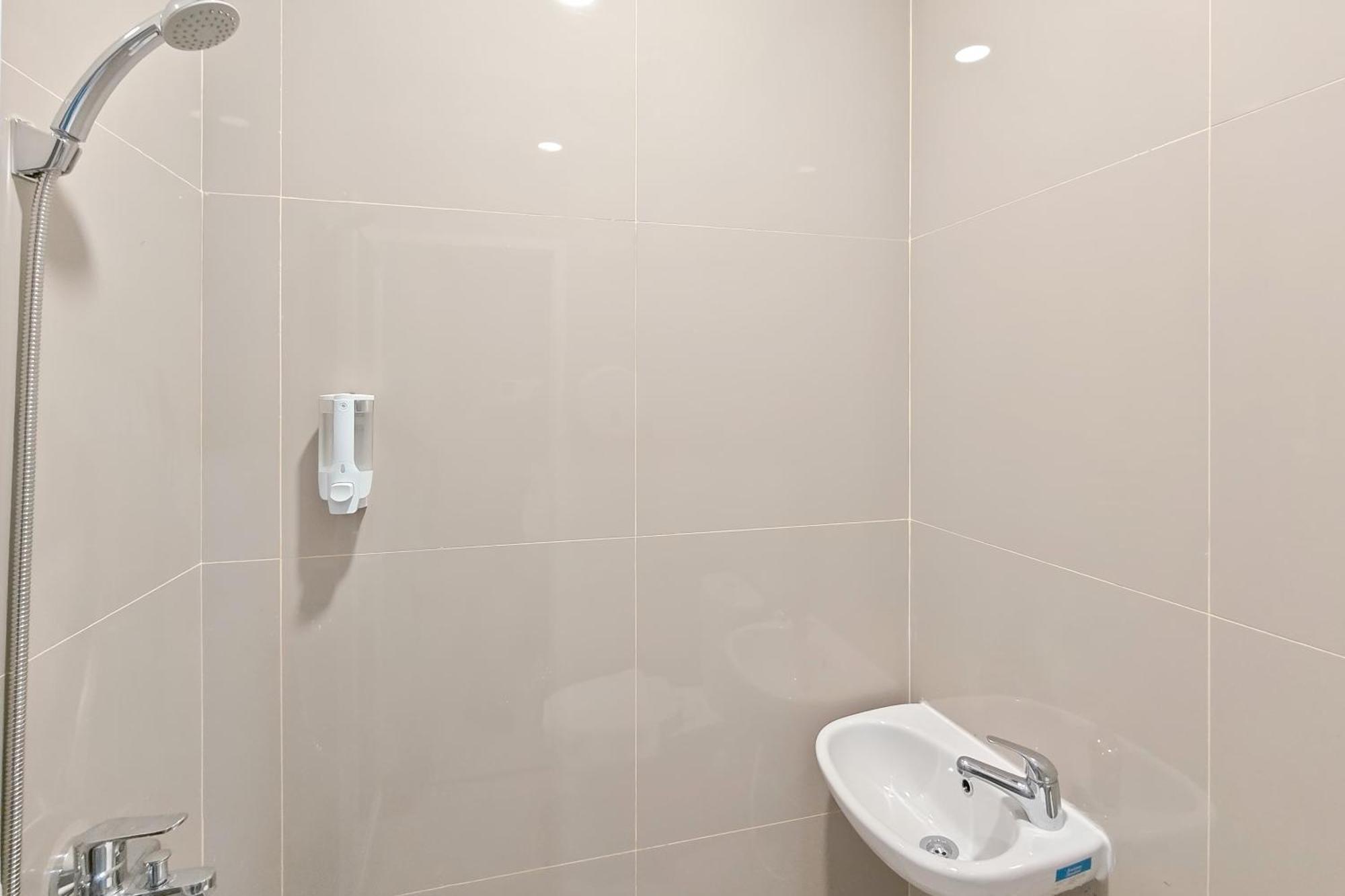 Urbanview Green Lake Sunter Residence Джакарта Экстерьер фото