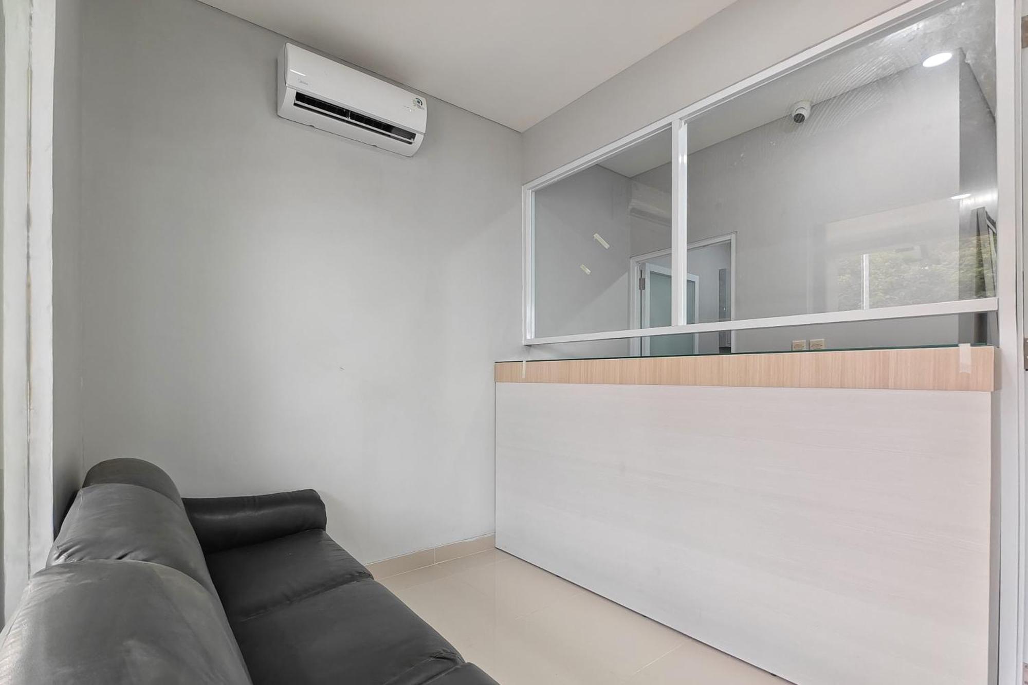 Urbanview Green Lake Sunter Residence Джакарта Экстерьер фото